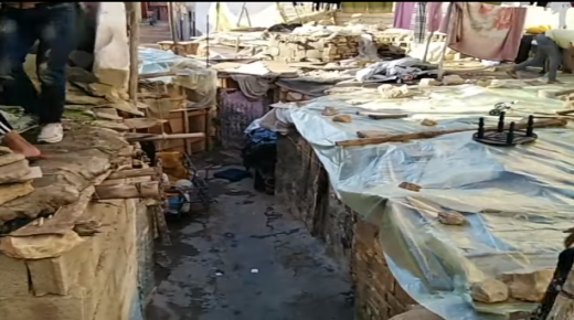 دور الصفيح ..معاناة تتجدد كل فصل الشتاء بالدشيرة الجهادية……