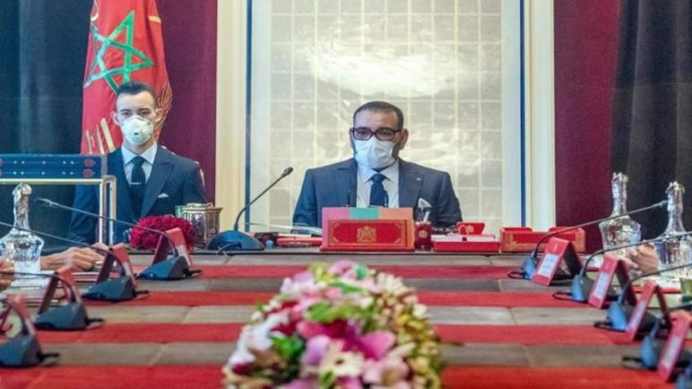 الملك يترأس مجلسا وزاريا بقصر فاس