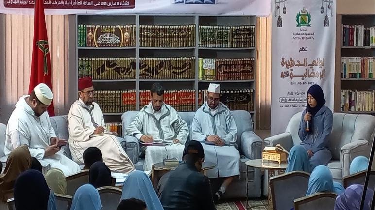 عبق تلاوة القرآن الكريم يملأ سماء الدشيرة الجهادية في مسابقة التجويد الرمضانية.