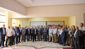 مقر عمالة إنزكان أيت ملول يحتضن اجتماعا موسعا لمناقشة خلاصة الدراسة المنجزة بشراكة مع وزارة الفلاحة وجهة سوس ماسة والبنك الدولى حول إحداث منصة دولية لتسويق المنتوجات الغذائية و الفلاحية بجهة سوس ماسة.