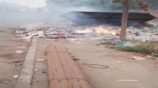 فضيحة بيئية بالحي الصناعي آيت ملول: من يحاسب على كارثة الأزبال والدخان؟