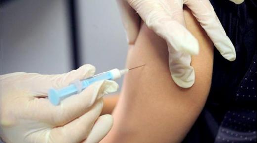 وزارة الصحة تتواصل بشأن الحصيلة اليومية للحملة الوطنية للتلقيح ضد فيروس كورونا المستجد