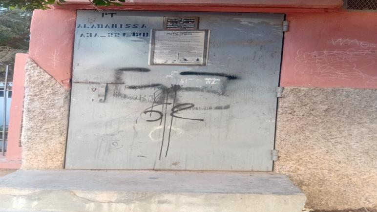 الدشيرة الجهادية :ساكنة حي تبارين ترفع شكاية ضد سطو شركة عقارية على محطة الكهرباء العمومية!!!