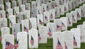 الولايات المتحدة تتجاوز حاجز الـ190 ألف وفاة جراء كورونا