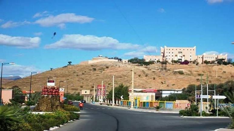 احتجاج قبيلة أيت أمريبط بطاطا ضد حكم قضائي.