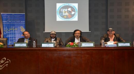 نجوم الفن السابع يعرضون تجاربهم على طلبة كلية اللغات والفنون بأيت ملول على هامش مهرجان سوس الدولي للفيلم القصير.