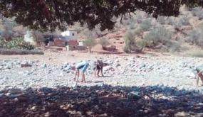 شباب جماعة سيدي أحماد اوعبدالله بإقليم تارودانت يبادر في فك العزلة عن منطقة اصداص والجهات المسؤولة في سبات عميق…!!!