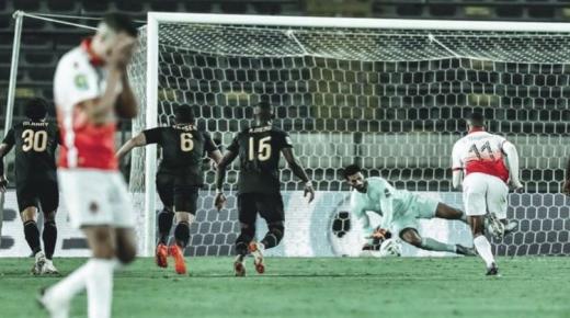 الوداد يضع قدماً خارج نهائي أبطال أفريقيا بخسارة أمام الأهلي المصري