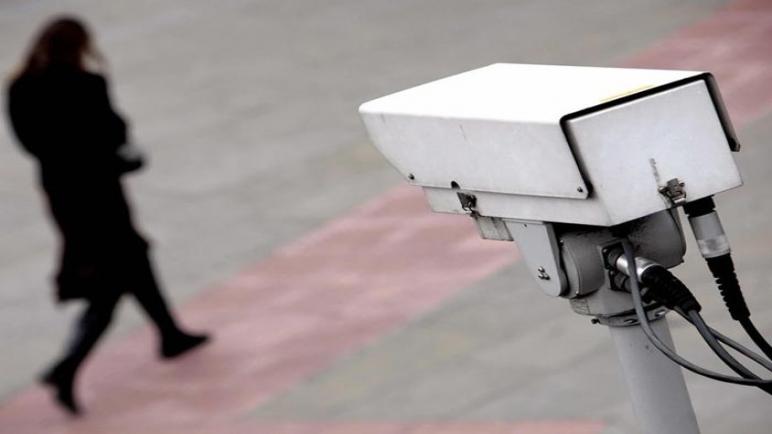 فوضى انتشار كاميرات المراقبة في الشوارع.