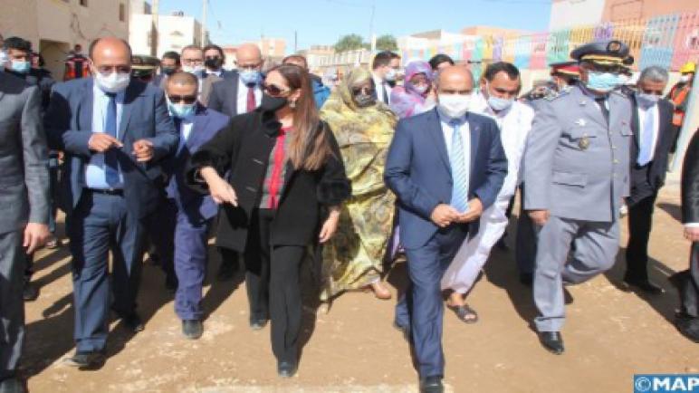 السيدة بوشارب تواصل لقاءاتها والزيارات الميدانية بالعيون وطرفاية