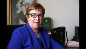 نزهة الصقلي تؤكد على مشاركة الشباب في الحياة السياسية