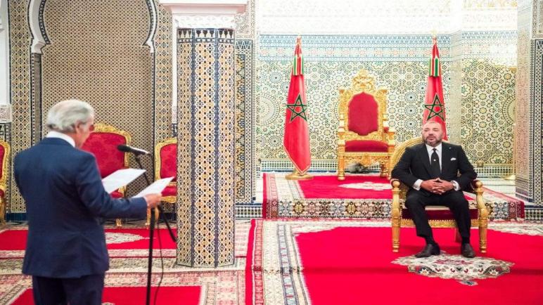 والي بنك المغرب يستعرض تقرير الوضعية الإقتصادية أمام الملك
