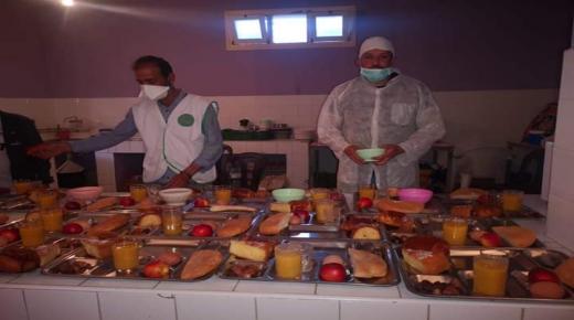 جمعية تناعورت تطلق مبادرات لإيواء أشخاص في وضعية صعبة لحمايتهم من كورونا.