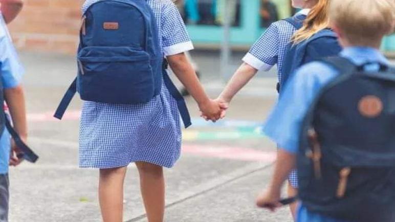 القبض على شاب يلتقط صورا لأطفال قرب مدرسة بوجدة