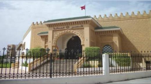 مواطنة بالجديدة تشتكي والجهات الوصية عن القطاع تتستر عن خروقات أسطول سيارة الأجرة