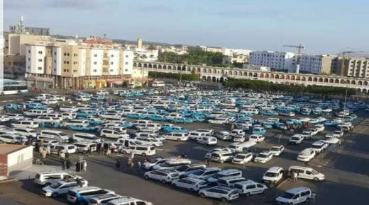 حسابات الطاكسيات في واد…والقانون ومصلحة المواطنين في واد اخر…فمن يتحمل المسؤولية؟