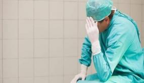 الحكومة تتأخر في تلقيح المغاربة ضد كورونا وتُتعب أطر الصحة بالانتظار