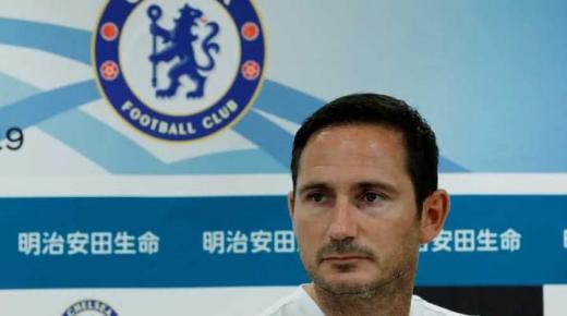 نادي تشلسي لمرة القدم يقيل رسميا مدربه فارنك لامبارد لسوء النتائج