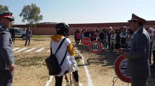 أنشطة تحسيسية وتربوية لفائدة التلاميذ بمناسبة اليوم الوطني للسلامة الطرقية بكلميم