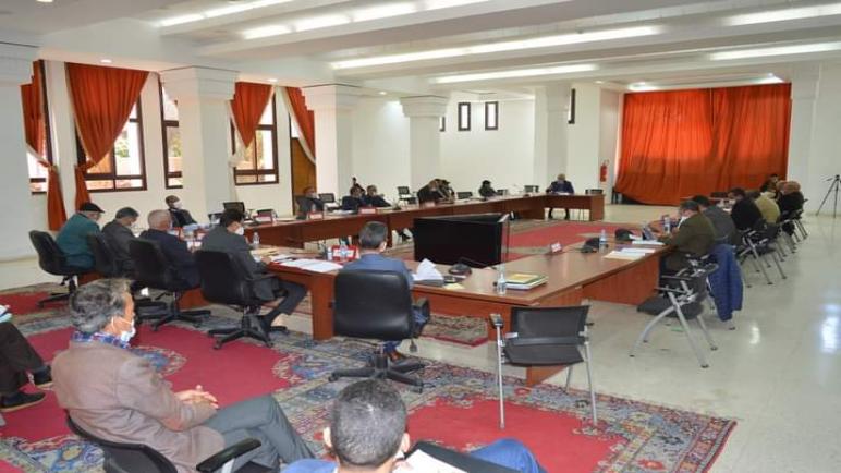 المجلس الإقليمي لتارودانت عقد يوم أمس دورة استثنائية بمقر العمالة