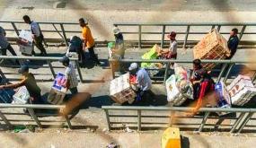 700 عقد عمل لإدماج المتضررات من إغلاق معبر باب سبة، بعد احتجاجات الفنيدق