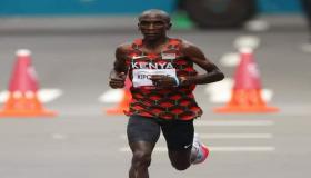 النظام الغذائي للأسطورة الكيني إليود كيبشوج بطل ماراثون اولمبياد طوكيو 2020