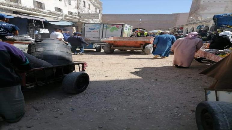 معاناة تجار شارع الزرقطوني ” الخضارة ” مع الباعة المتجولين