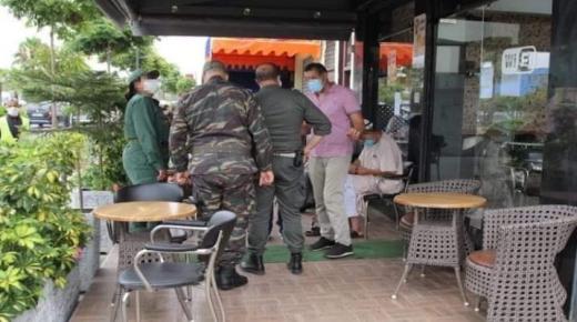 “الممنوعون من تلقي اللقاح” يحتاجون شهادة طبية و”اختبار كورونا”