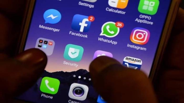 زوكربرغ يخسر 7 مليارات دولار خسائر بعد ساعات من تعطل فيسبوك
