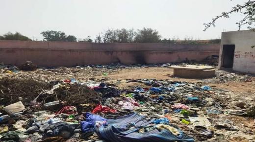 فضيحة…مختل عقلي يهدد ثلاميذ مدرسة المناهل والجهات المسؤولة بايت ملول تلتزم الصمت