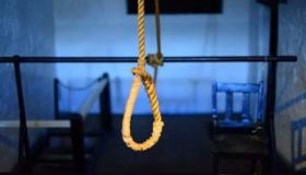 شاب يطعن صديقه بسيف وينتحر شنقا ببرشيد