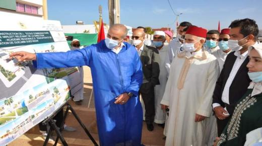 سيدي إفني: بجماعة ميراللفت عامل الإقليم يشرف على تدشين وإعطاء الانطلاقة وزيارة أوراش عددا من المشاريع التنموية احتفالا بعيد المسيرة الخضراء المظفرة