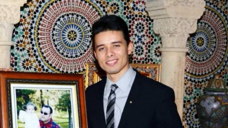 سفيان البحري أشهر ناشر لصور محمد السادس في “الفايسبوك” يغادر السجن مستفيدا من عفو ملكي