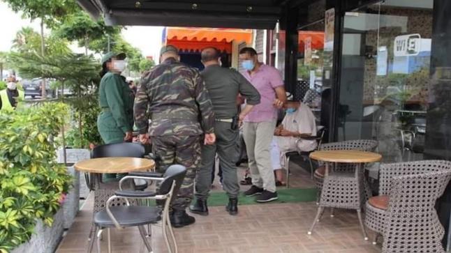 ‪سلطات العاصمة تشدد رقابة المقاهي تزامنا مع “الكان” وذروة “كورونا‬”