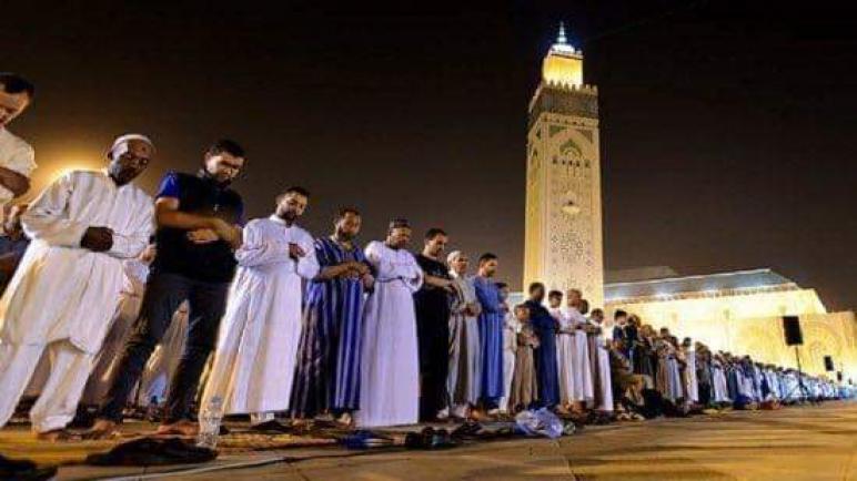 اللجنة العلمية “تبشر” المغاربة بعودة صلاة التروايح في رمضان 2022