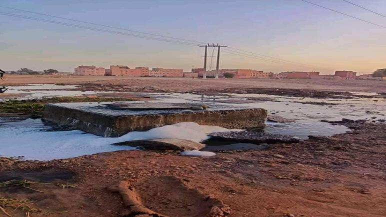 جمعية حقوقية بالقليعة تندد بما تعرضت له ساكنة احد الاحياء الهامشية جراء الثلوت البيئي