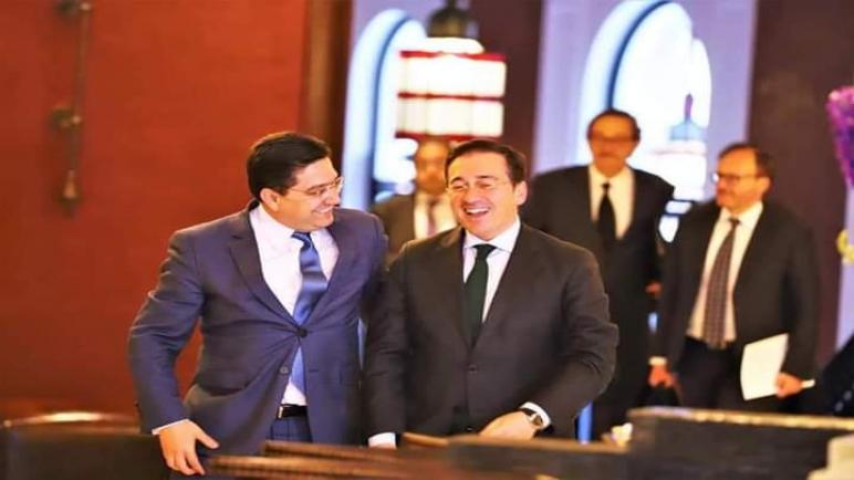ألباريس يعلن فتح حدود سبتة ومليلية