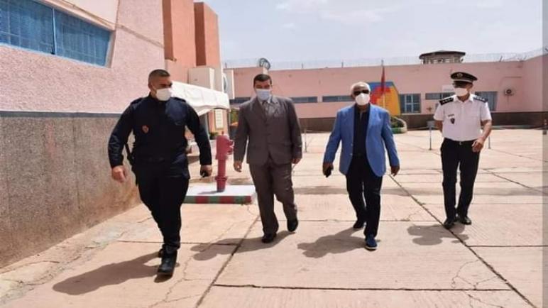 التامك يتفقد سجونا بزيارات مفاجئة