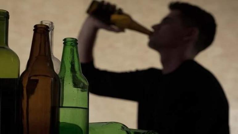 وفيات الكحول المغشوشة تفضح اختلالات في مراقبة أنشطة المحلات التجارية