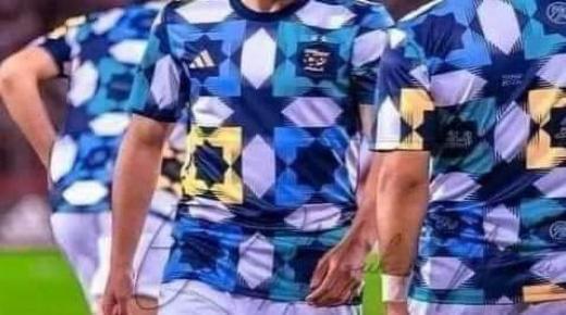 شركة أديداس الألمانية، لصناعة الألبسة الرياضية، تعلن إعتذارها للمغرب والمغاربة على خلفية قميص الزليج