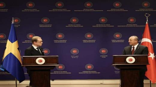 السويد تسلم 3 مطلوبين إلى تركيا