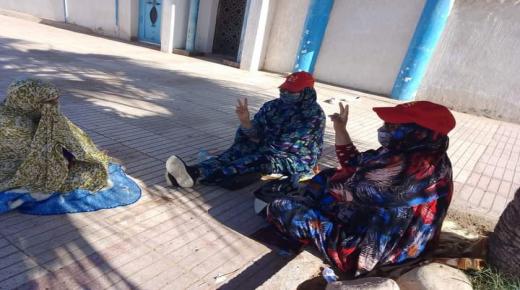 عاملات الإنعاش الوطني بطانطان تستمر في نضالها تحت شعار : “” مامفاكين مامفاكين بحقوقنا مطالبين “”