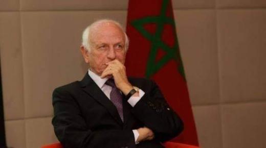 السيد أزولاي يؤكد الدور المحوري للجامعة في بروز جيل حامل لقيم التنوع والاختلاف