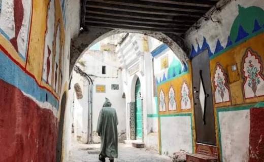 معرض تشكيلي بتطوان للإسباني خوان فيدا بعنوان “قصة صينية”