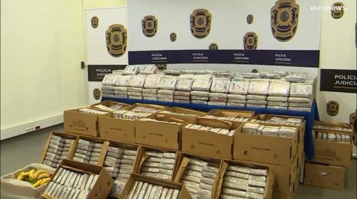 الشرطة البرتغالية تضبط 4.2 طن من الكوكايين في صناديق للموز