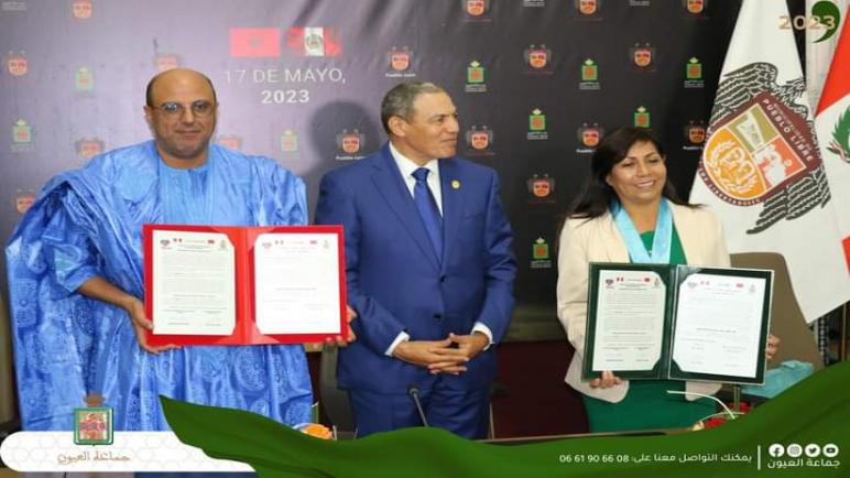 المغرب-البيرو: توقيع اتفاقية توأمة بين العيون وبلدية “بويبلو ليبري”