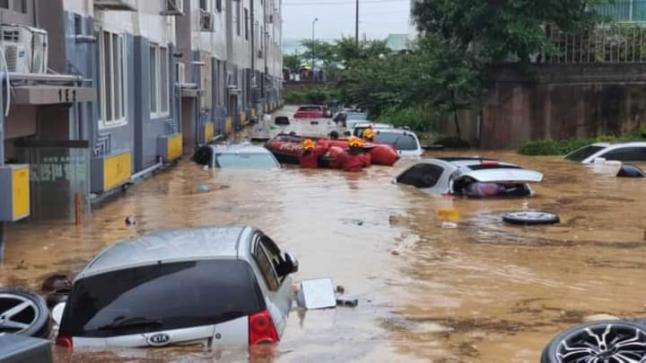 قتلى جراء فيضانات عارمة في كوريا الجنوبية