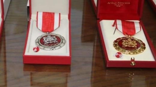 توشيح مجموعة من أطر وموظفي عمالة الرباط بأوسمة ملكية