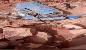 مصرع 24 شخصا إثر انقلاب سيارة نقل جماعي من منحدر جبلي بدمنات