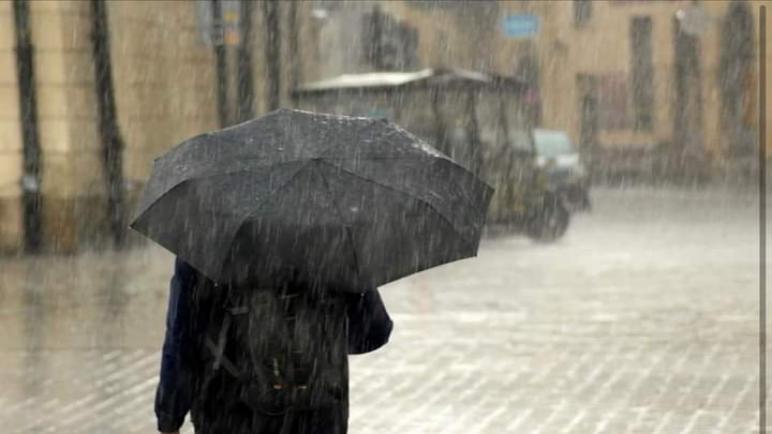 سلطات مدريد تطلب من السكان البقاء في المنازل تحسبا لأمطار غزيرة